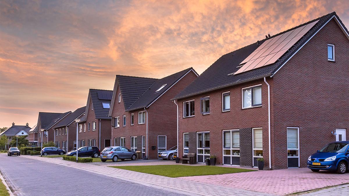 Waarom ook nieuwbouwhuizen niet tegen hitte kunnen - en wat wél werkt