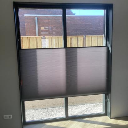 Verano® duo plisségordijn | Stofkleur: Donker Parelmoergrijs 72.0404 | Systeemkleur: Verkeerszwart RAL9017