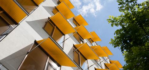 Zonwering VvE: regels en mogelijkheden voor appartementen