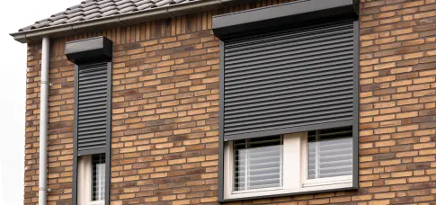 Rolluiken slaapkamer: 5 voordelen voor betere nachtrust