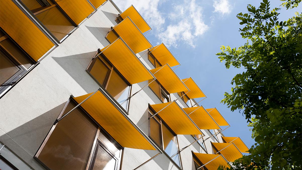 Zonwering VvE: regels en mogelijkheden voor appartementen