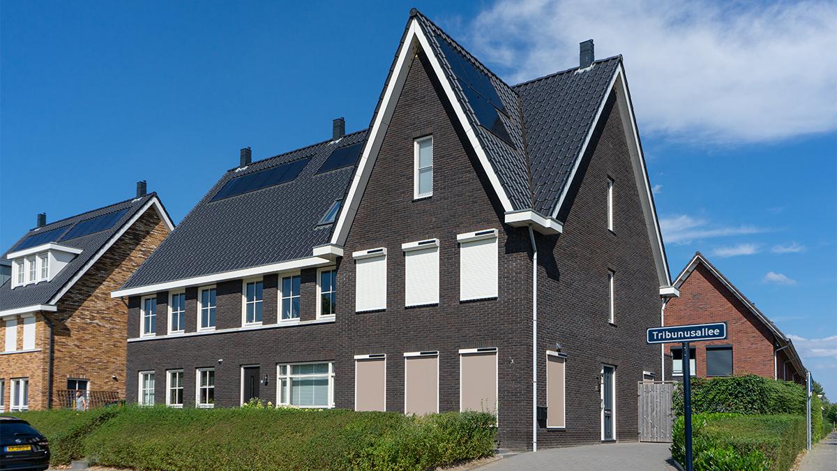 Buitenzonwering op kunststof kozijnen: de mogelijkheden