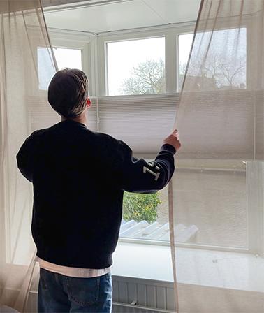 Erker plisségordijnen en inbetween gordijnen