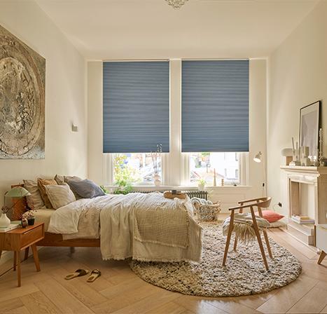 Luxaflex Duette Shades blauwe duo plisségordijnen slaapkamer