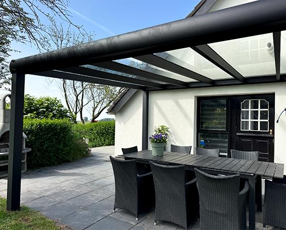 Solano Terrasoverkapping zwarte aluminium overkapping glazen dak