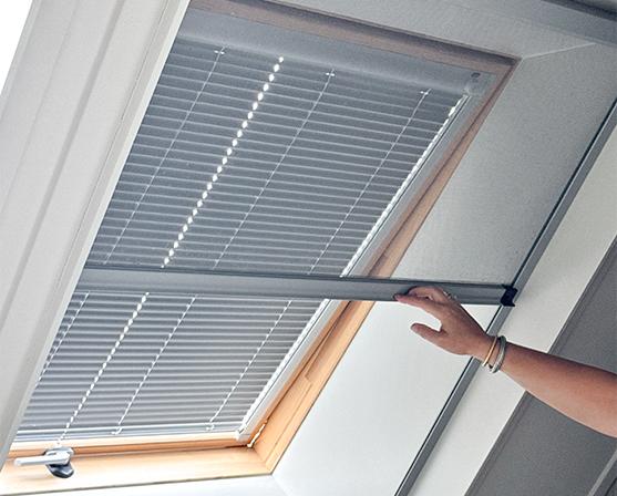 KeJe raamrolhor zenit dakraam en Luxaflex® dakraam jaloezie 25 mm