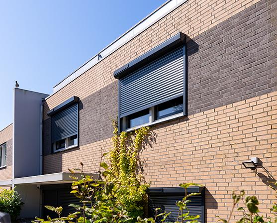 Verano antracietgrijze rolluiken met solar motor