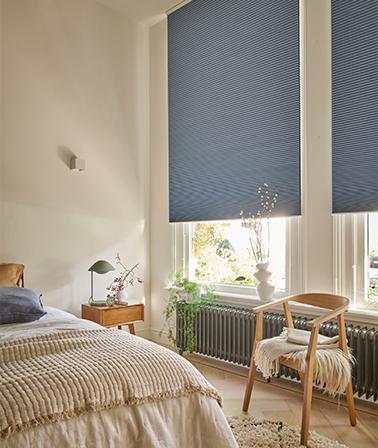 Luxaflex® Duette® Shades slaapkamer blauwe plisségordijnen