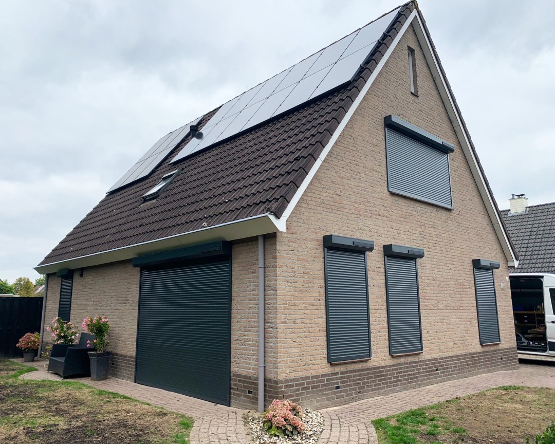 Alutech AR40 Antracietgrijs met Solar motor