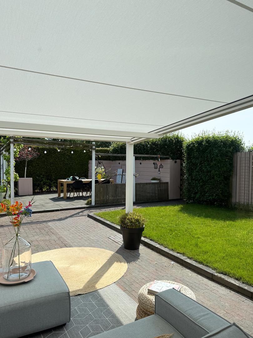 Verano® Tumba V642 pergola zonwering | Doek: Retro Colors 70.3001 | Profielkleur: Verano® Wit