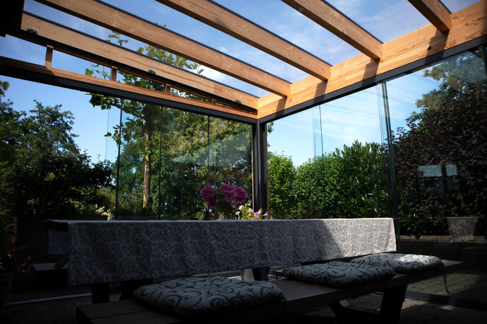 Solano Luxe houten overkapping muuraanbouw