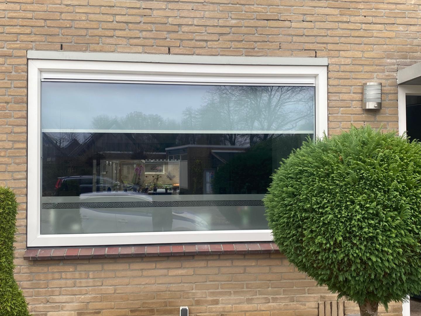 Verano Rolgordijn met vierkante cassette en zijgeleidingsprofiel borstel | Stofkleur: Grijsblauw 72.1472 Lichtdoorlatend | Systeemkleur: Wit RAL9016