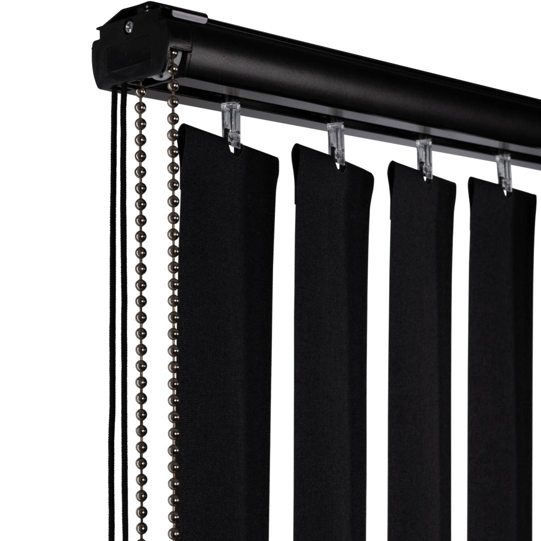 Solano stoffen lamelgordijn 89 mm | Stofkleur: Zwart 3414 Verduisterend | Handbediend metalen ketting | Systeemkleur: Zwart | Ingesealde bodemplaat zonder verbindingsketting