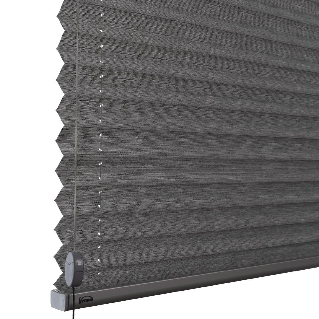 Verano plisségordijn: Stof: 72.0184 Kiezelgroen | Bovenbak en onderlat: Zilver | Bediening: Top Down Bottom up met trekkoord