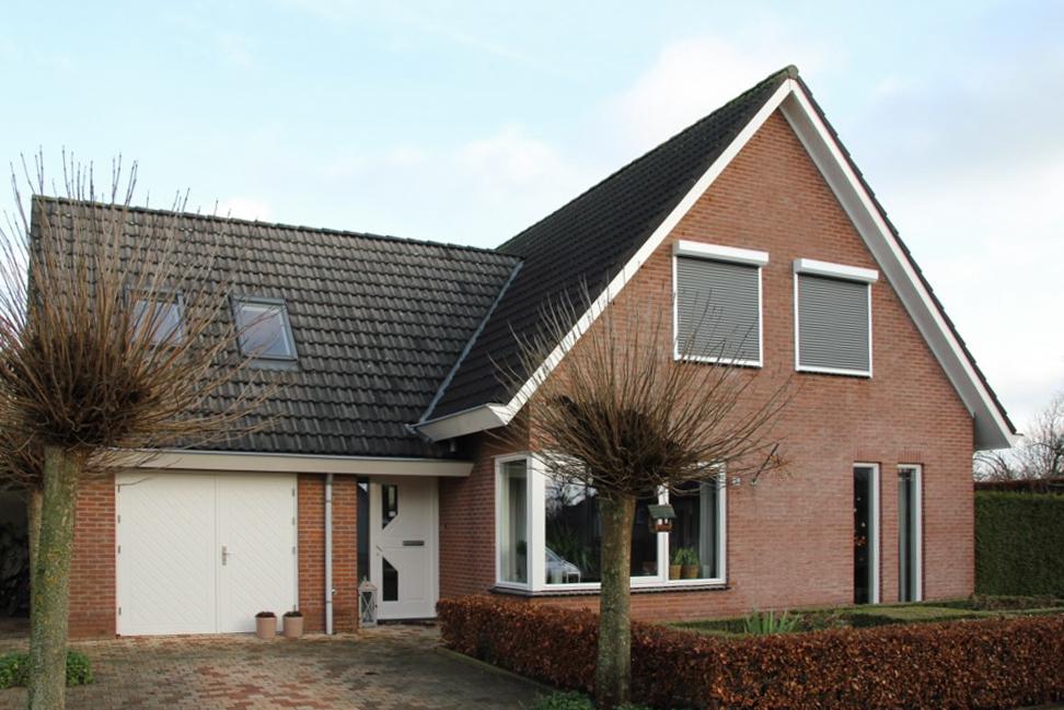 Heroal Rolluik HR41 | Antracietgrijze lamellen | Verkeerswitte omkasting