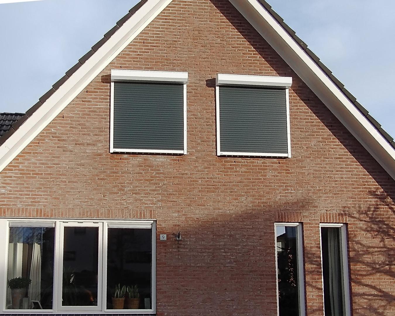 Heroal Rolluik HR41 | Antracietgrijze lamellen | Verkeerswitte omkasting