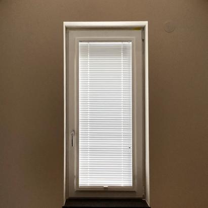 Verano® aluminium jaloezie 25 mm SmartFit Pro | Profielkleur: wit structuurlak RAL9016 | Lamelkleur: wit mat 10.2742