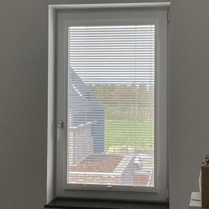 Verano® aluminium jaloezie 25 mm SmartFit Pro | Profielkleur: wit structuurlak RAL9016 | Lamelkleur: wit mat 10.2742