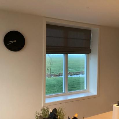 Luxaflex vouwgordijn Ballina front | Stofkleur: Kalix 9893 Lichtdoorlatend | Eindloos ketting