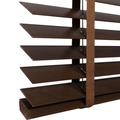 Solano premium houten jaloezie 50 mm | lamelkleur: 6020 walnoot met nerf | ladderband: 6251 visgraat kaneelbruin
