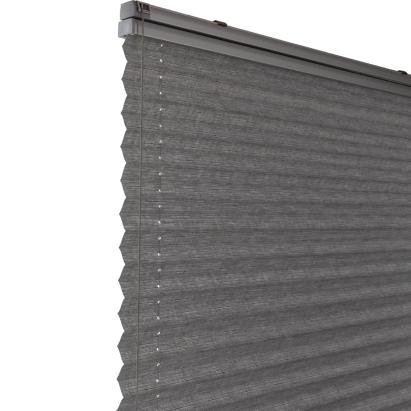 Verano plisségordijn: Stof: 72.0184 Kiezelgroen | Bovenbak en onderlat: Zilver | Bediening: Top Down Bottom up met trekkoord