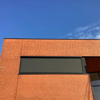Solano Ritsscreen Smart | Profielkleur: Gitzwart structuurlak RAL9S05 | Doekkleur: Sergé 3% Zwart 118118 | Bediening: Huismerk solar