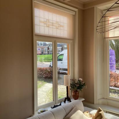 Verano rolgordijn met vierkante cassette | Stofkleur: 72.1627 (Lichtdoorlatend) | Systeemkleur: Wit RAL 9016