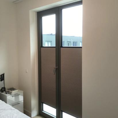 Verano duo plisségordijn met PlakFix plakprofielen | Stofkleur: Aarde beige (72.0337) | Systeemkleur: Mat zwart