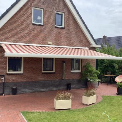 Rainbow knikarmscherm Ibiza Plus | Doekkleur: Docril 430 | Profielkleur: Crèmewit RAL 9001