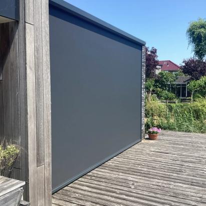 Solano Ritsscreen Smart met schuine omkasting | Profielkleur: Antraciet structuurlak STR 7S16 | Doekkleur: Sergé 3% Zwart 118118